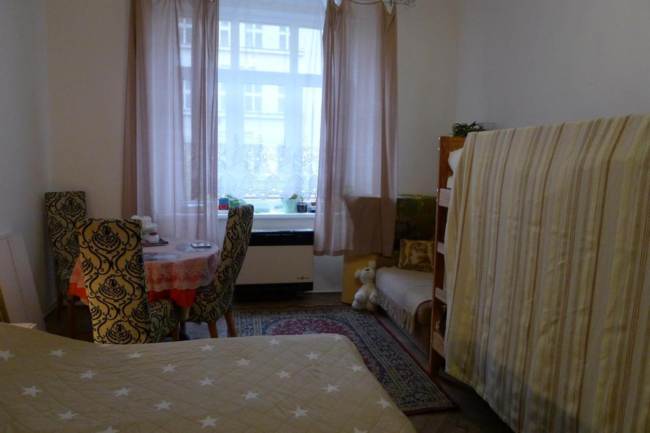Cozy Modest Room For 2 Or 3 Persons 프라하 외부 사진